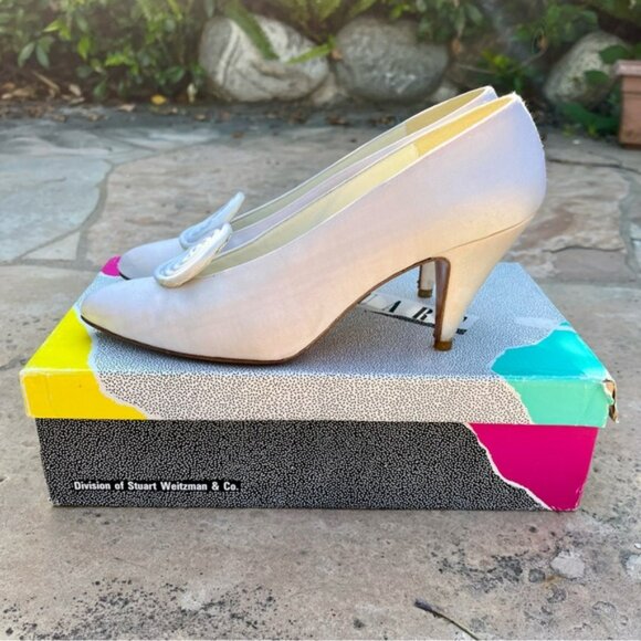 Vintage Stuart by Stuart Weitzman Ball of Fire Heels in White - Picture 10 of 13